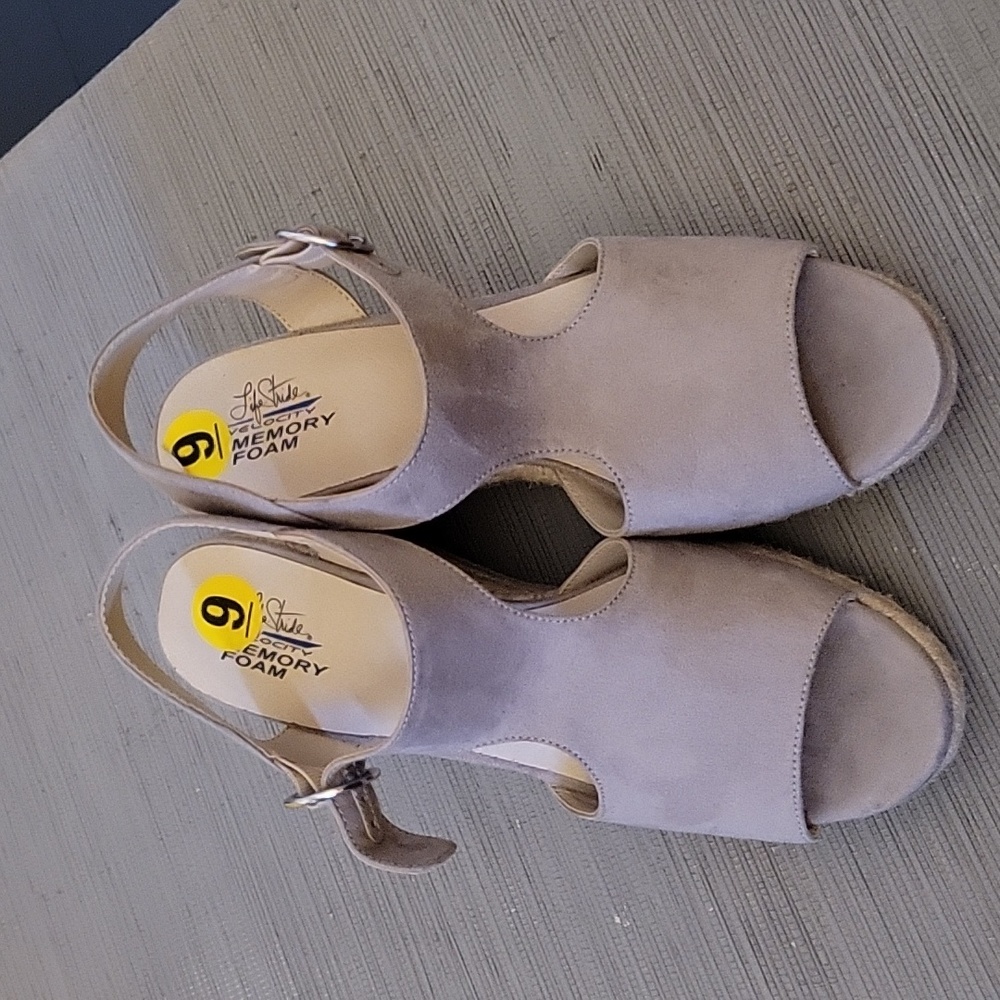 Wedge shoes